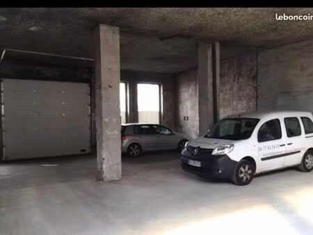 stationnement moto centre ville