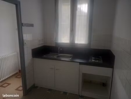 location maison charroux