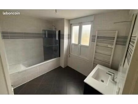 bel appartement t2 de 56 m2 proches de tout commerce