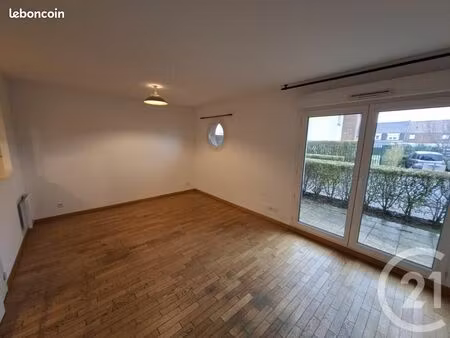 studio 1 pièce 28 m²