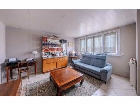 appartement de 74 m² à saint-max