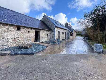 vente maison à plounéour-ménez (29410) : à vendre / 163m² plounéour-ménez