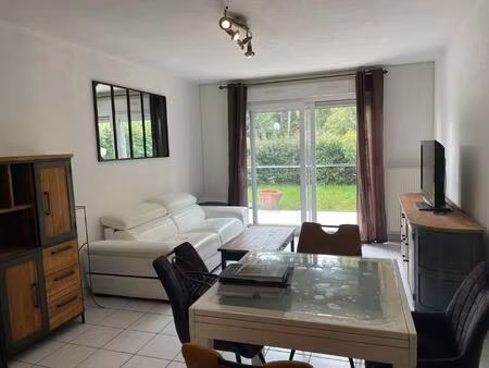 bel appartement t2 en rez-de-jardin à dieulefit