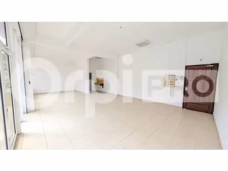 local commercial a louer