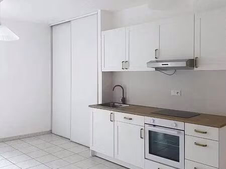 location appartement 2 pièces à saint-aubin-des-châteaux (44110) : à louer 2 pièces / 54m²