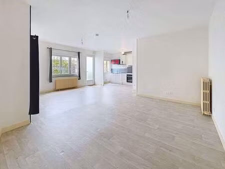 location maison à angers (49000) : à louer / 64m² angers