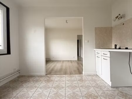 t2 à louer tours paul bert 34 m² lumineux