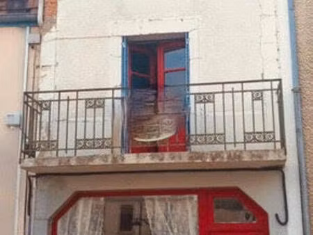 joli magasin avec habitation au dessus