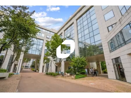 a louer  bureaux arborés et calmes  avec services