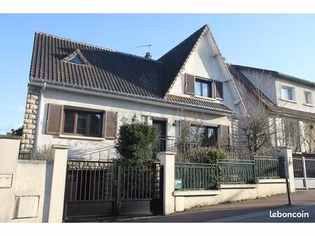 maison individuelle 4 chambres avec terrasse et garage – centre-ville saint-cyr-l'école