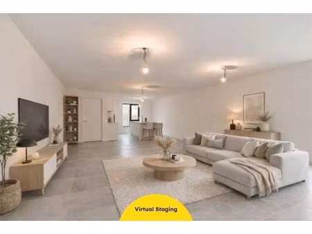 royaal drie-slaapkamer appartement met ruim terras