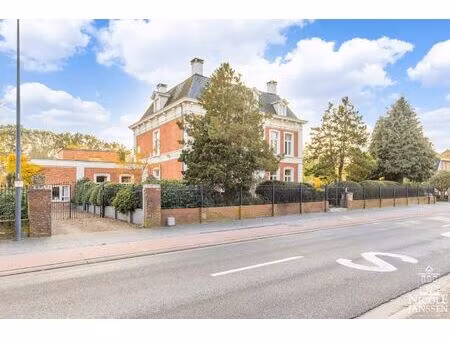 authentiek herenhuis met conciërgewoning