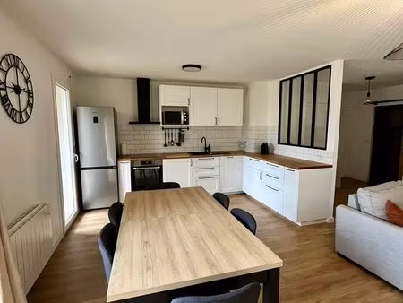 t2 meublé 50m² refait à neuf – balcon – la garde