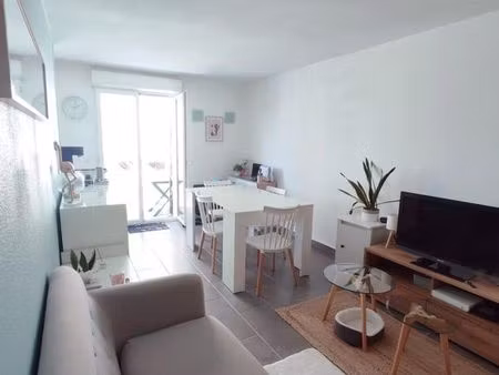 t2 47m2 balcon+parking