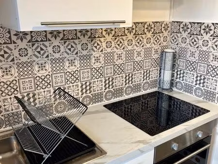 3 pièces • 63 m2 . toulon 83000 quartier haute-ville