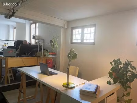 poste à louer coworking belleville