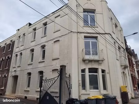 appartement type 4 entierement renove