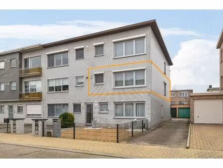 appartement te koop in stabroek met 2 slaapkamers