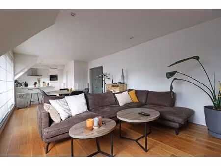 verzorgd appartement met garage