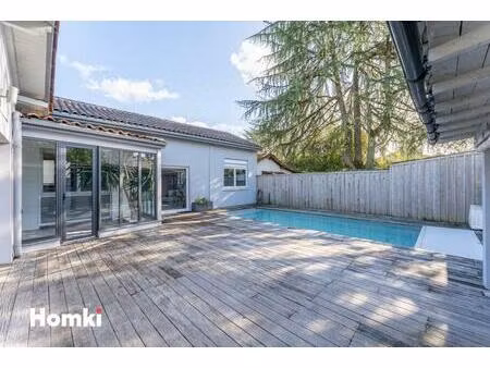 maison t7 de 210 m² avec piscine