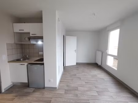 location appartement 1 pièce 25m² franqueville st pierre 76520