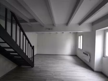 location maison 3 pièces  60.67m²  jonzac