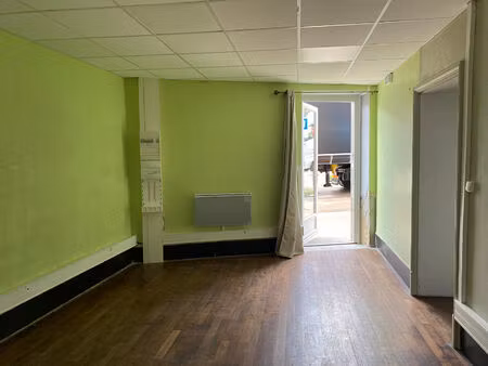 location local commercial  20.93m²  attignat