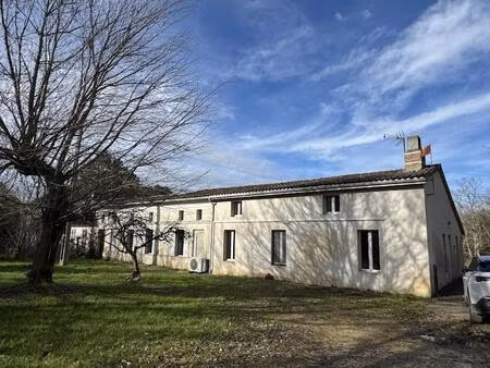 ancienne ferme avec 12 ha