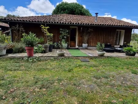 2 maisons et 1 ecurie sur airial 1.7 hectares