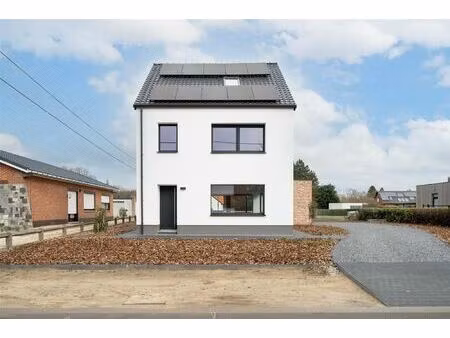 huis te koop in begijnendijk met 3 slaapkamers