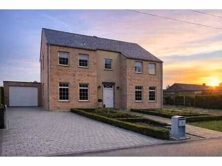 huis te koop in balen met 4 slaapkamers