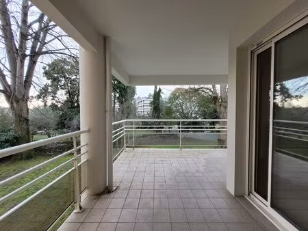 pau allees des morlaas t3 avec terrasse et garage