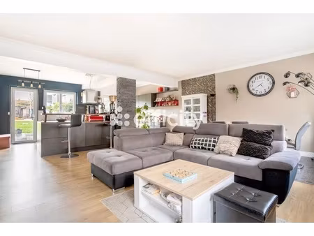 maison 7 pièces - 200 m²