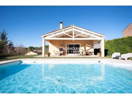 maison familiale avec piscine et sous-sol complet