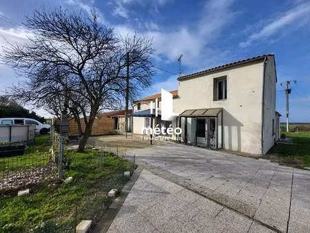 vente maison à moreilles (85450) : à vendre / 133m² moreilles