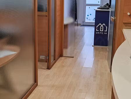 location local commercial 92m2 perpignan 66100 - 1250 € - surface privée