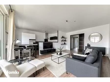 spacieux t4 lumineux avec balcon dans copropriété rénovée - cave et stationnement