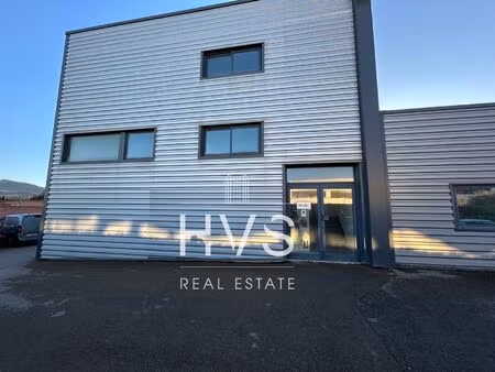 location local professionnel 77m²