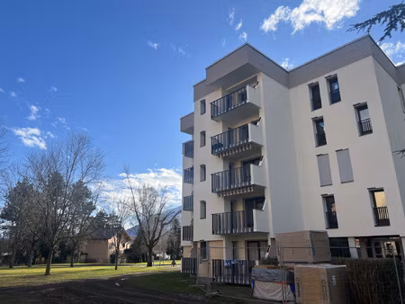 t4 87m2 avec balcon et cave à la ravoire