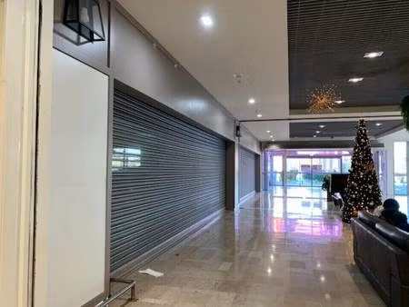 local commercial à louer