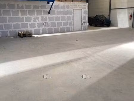 local d'activités à louer