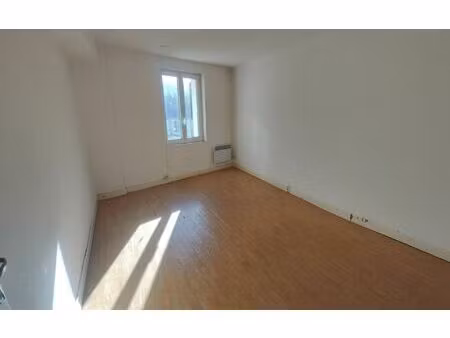 location appartement  m² t-2 à sisteron  580 €