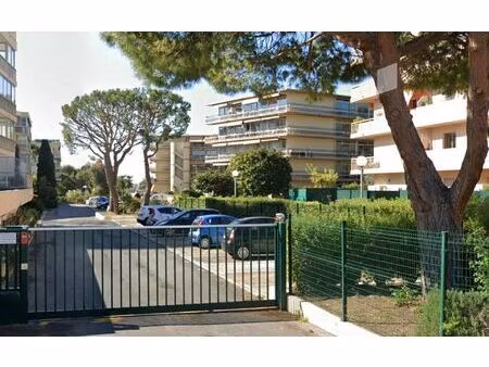 location stationnement  m² t- à saint-laurent-du-var  70 €
