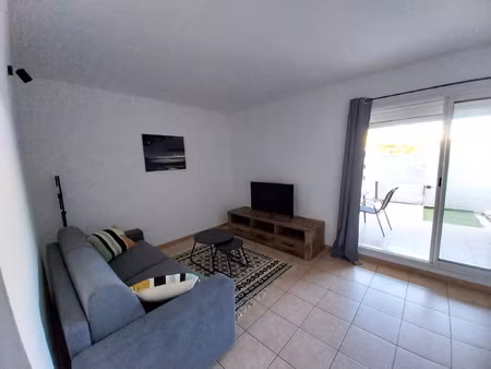 t2 meublé proche centre ville de saint gilles les bains