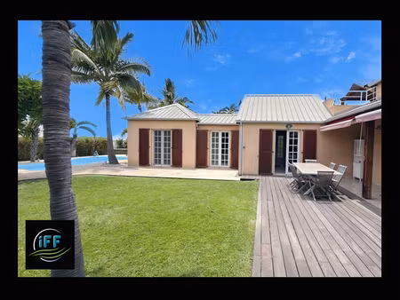 villa f6 meuble st gilles les bains