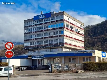 loue local artisan ou entrepôt