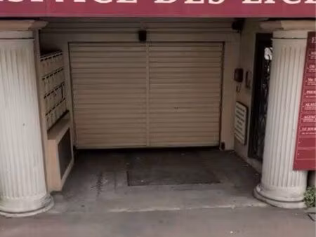 box fermé en sous-sol