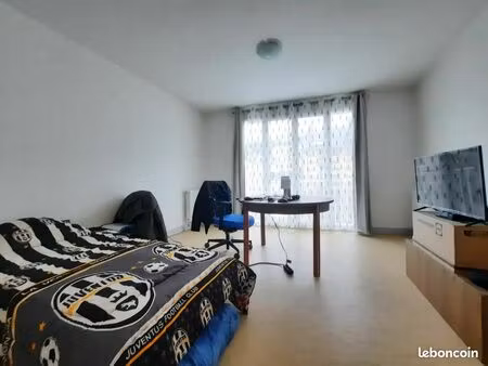 studio 1 pièce 25 m²