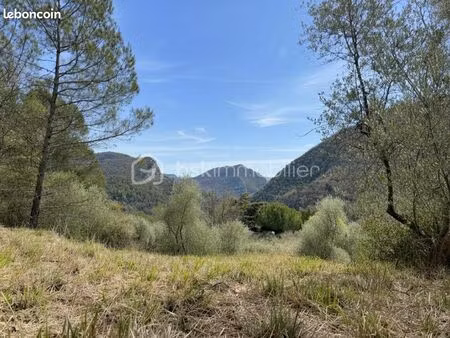 terrain 3 046 m² pierrefeu