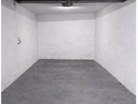 vends grand garage à cannes